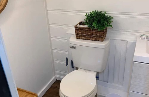 Kamm's Corners Casa | Cozy 3 Bedroom House on the Westside of Cleveland