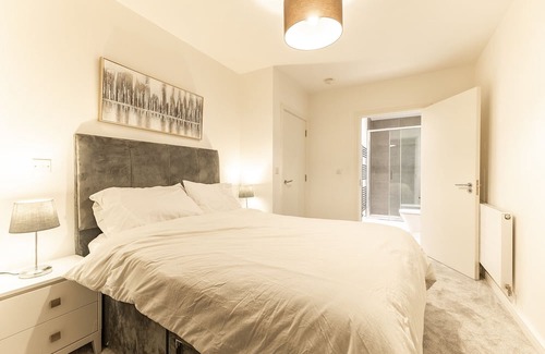 Gascoigne Apartamento | Bring the whole family to this great place with lots spaces for fun