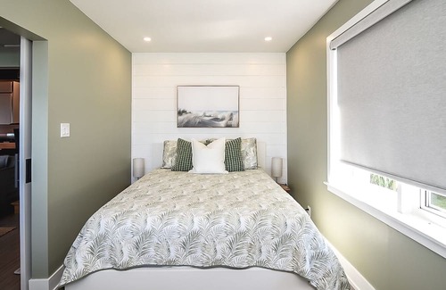 Hamilton Cabaña | Cozy beach escape from the city! Enjoy a sandy beach retreat on Lake Erie!