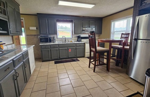 Burkesville Casa | Wine Knot at The Holler