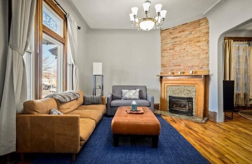 Whittier Casa | Victorian Escape, 3BR/2BA 30+Day, Whittier