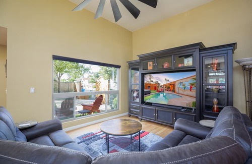 Santiago Casa | Be in the heart of Scottsdale and enjoy a relaxing pool, game room, and hot tub!
