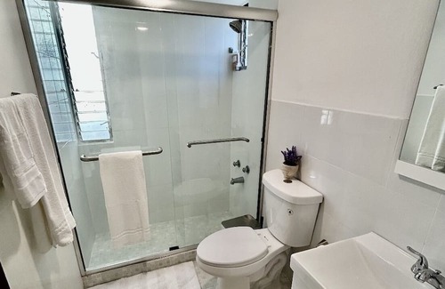 Rio Piedras Apartamento | Multi-Guest and bed stylish apt in San Juan