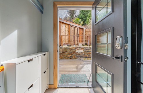 West Seattle Casa | Breathtaking View of the Puget Sound , 5 min walk to Alki Beach, Newly Built