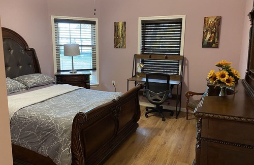 Elmira Apartamento | Davis Two Bedroom Apartment