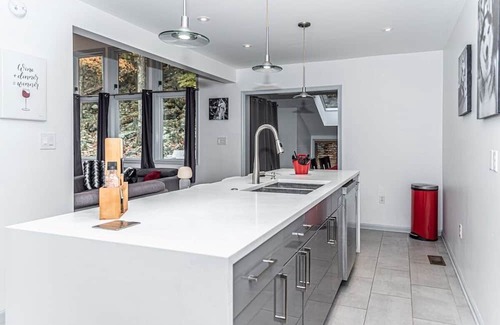 Lake Harmony Casa | Modern Spacious 3 level stunner in the heart of Big Boulder