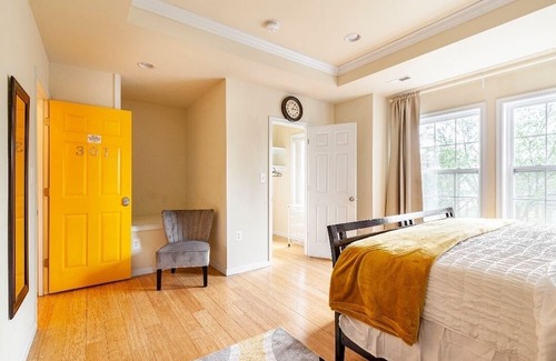 Fairmount Heights Casa | Luxurious & Cozy Room in Washington DC. Nice and quiet.