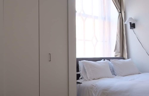 Uptown Apartamento | Maisons de Promettre Modern Elegance Suite in the Heart of Uptown Chicago