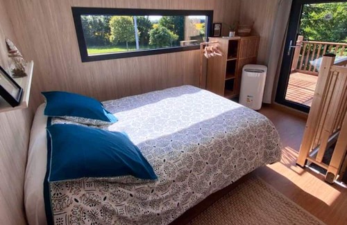 Plassay Casa | Homerez - House for 4 ppl. with jacuzzi, garden, terrace and balcony at Plassay