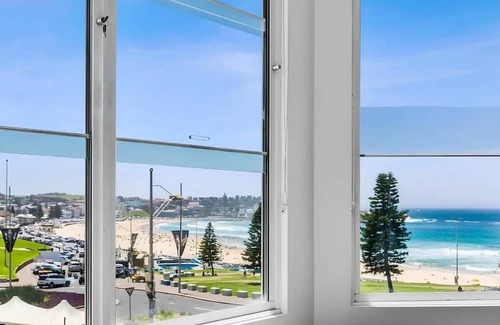 Bondi Beach Apartamento | Stylish Bondi Beachfront Apt with Ocean Views