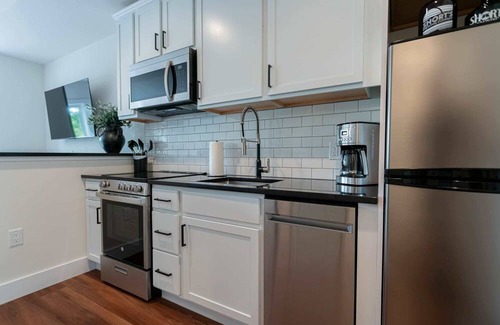Bellaire Apartamento | Modern Studio in Bellaire
