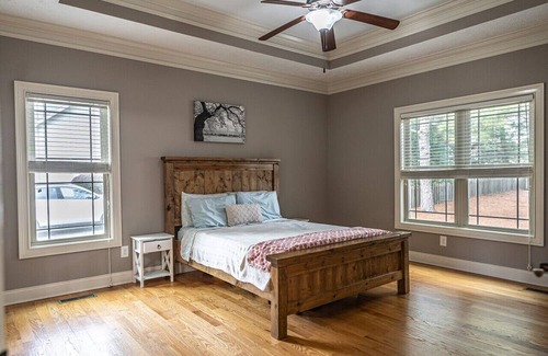 Whispering Pines Casa | Sleeps 8! in Carthage