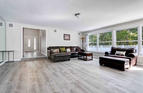 Egg Harbor Township Casa | Suburban Retreat for 16!