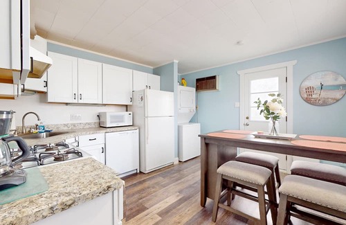 Brigantine Cabaña | Excellent location!! Beach House 2 Blocks from the beach! Pet Friendly🐶