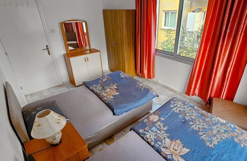 Zeytinlik Apartamento | Sleek Flat w Balcony 3 min to Coast in Kyrenia