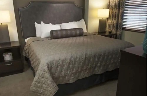 Enterprise Complejo | Lovely 1 Bedroom Unit in Vegas
