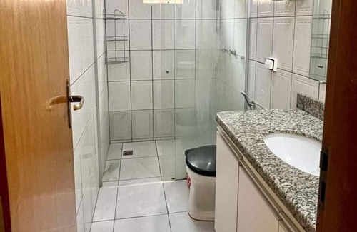 Granada Casa | Casa Confortável , Ampla , Segura, 4 Quartos, 3 Banheiros