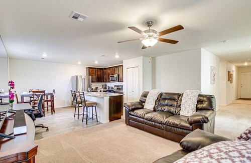 Bosque Casa | Belen Vacation Rental ~ 10 Mi to Los Lunas!