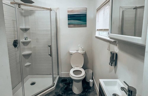 Paw Creek Casa | Cozy Tiny Home within 5 miles from Uptown, Southend and Airport