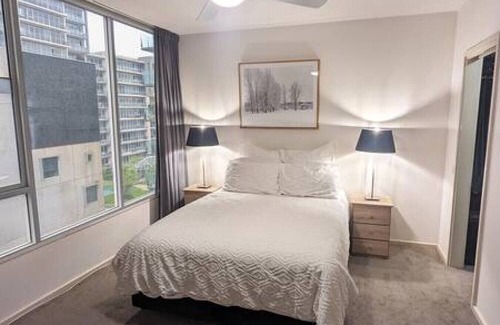 Melbourne Apartamento | Treetop Tranquillity on Queen