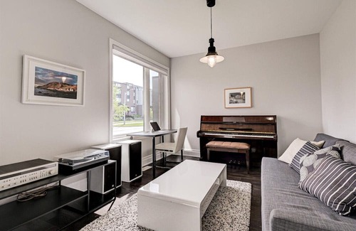 Downsview Casa | Downsview Park Private Bedroom C