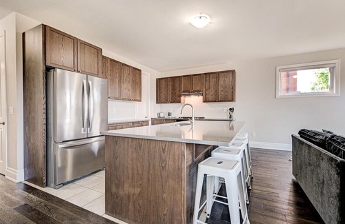 Downsview Casa | Downsview Park Private Bedroom E