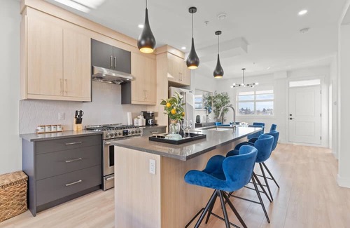Chilliwack Proper Village West Casa | Chilliwack Gem 3BR, Studio Bliss