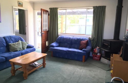 Twizel Casa | Cozy dog-friendly batch, perfect for an authentic kiwi holiday.