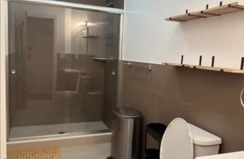 McGinley Square Casa | V7 Please contact host before booking. This is private room, not entire place.