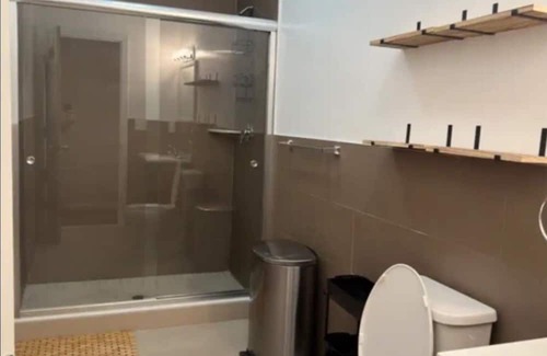 McGinley Square Casa | V9 Please contact host before booking. This is private room, not entire place.