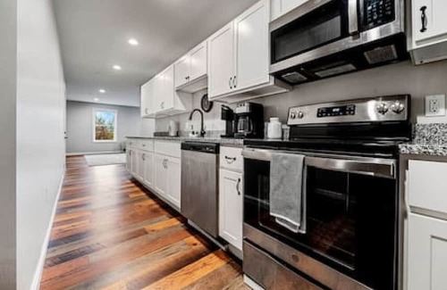 Gorham Apartamento | Stylish 1BD Getaway | Wi-fi | Long Term Available