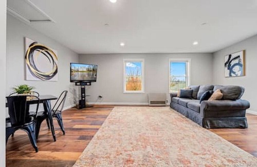 Gorham Apartamento | Stylish 1BD Getaway | Wi-fi | Long Term Available