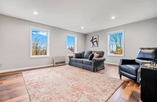 Gorham Apartamento | Stylish 1BD Getaway | Wi-fi | Long Term Available