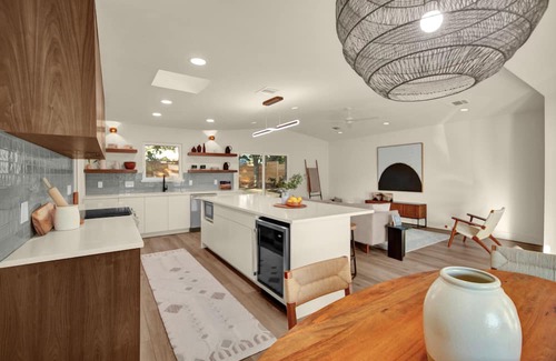 North Austin Civic Association Casa | Gorgeous and Peaceful Brand New Remodeled Home near Domain and Q2 Soccer Stadium