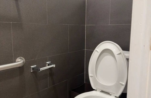 McGinley Square Casa | V4 please contact host before booking This is private room, not entire place