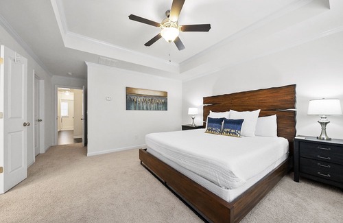 Cliftondale Casa | 3 Bedroom Fully Furnished Townhouse with Large Media Room and Large Rear Deck