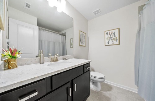 Cliftondale Casa | 3 Bedroom Fully Furnished Townhouse with Large Media Room and Large Rear Deck