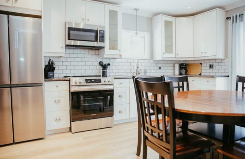 Timiskaming District Casa | The Miner's Den - NEW 4BED Executive Home