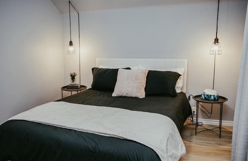 Timiskaming District Casa | The Miner's Den - NEW 4BED Executive Home
