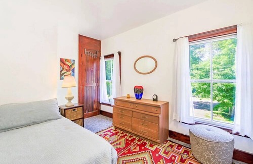 Friendship Apartamento | Beautiful restored sunny Historic home in a quintessential Maine fishing village