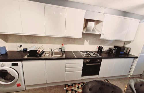 Sutton Central Apartamento | Relaxing Spacious Brunswick Rooms in Sutton