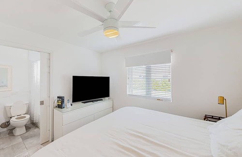 South Corals Casa | Renovated home with super-fast WiFi, patio, BBQ, AC, & private W/D