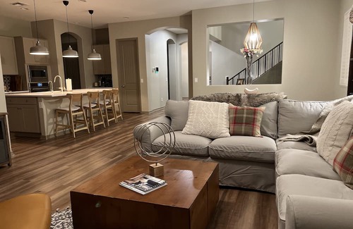 Maricopa Casa | A Cosmopolitan Glennwilde Home