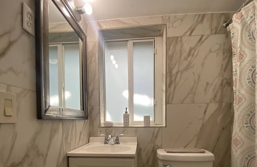 West Little River Apartamento | Cozy Cabin with private fenced garden in Miami. Kick back and relax here.