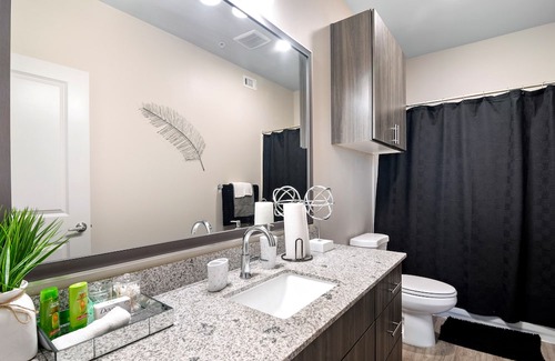 George Bush Park/Eldridge Apartamento | ✨Brand New Luxurious, Spacious, Gated 2bd Apt