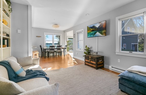 West Mystic Casa | W Henderson House Waterview Escape