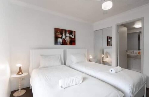 Kelvin Grove Apartamento | KG2 Oasis Metro Retreat: 2B2B w Parking Walk to QUT