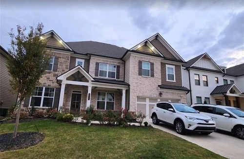 Auburn Casa | Great room for live and work!