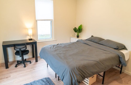 Urbana Casa | Updated 2 BR/1 BA Free Parking
