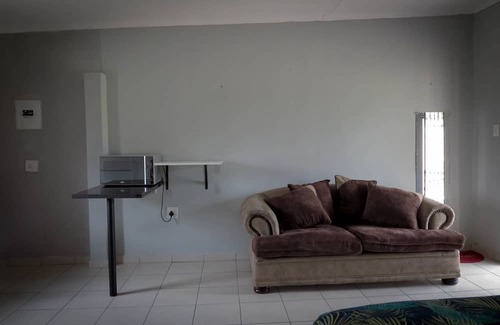 Siphofaneni Cabina | Asphumule Lodge